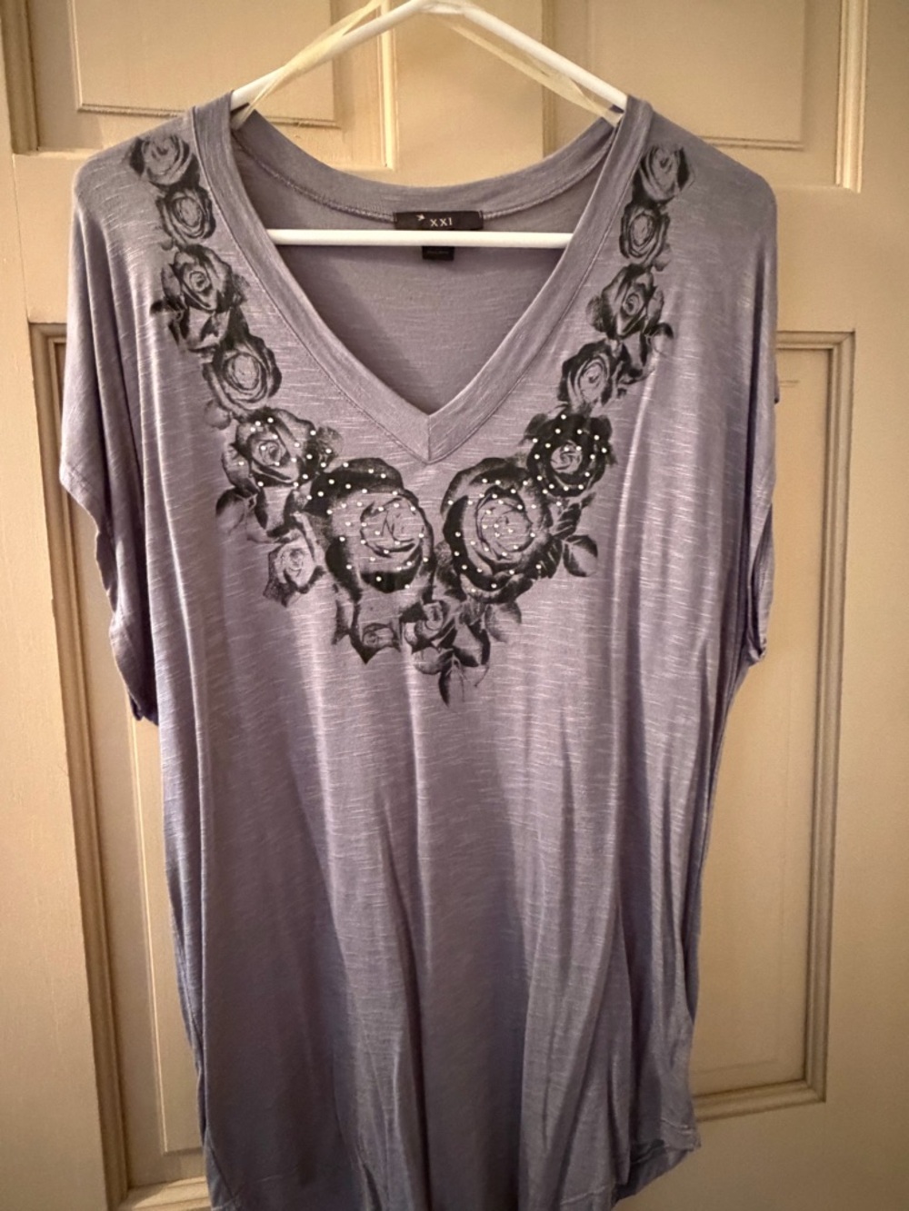 NWOT - Forever 21 Lavender V-Neck Floral Rhinestone Accent Top